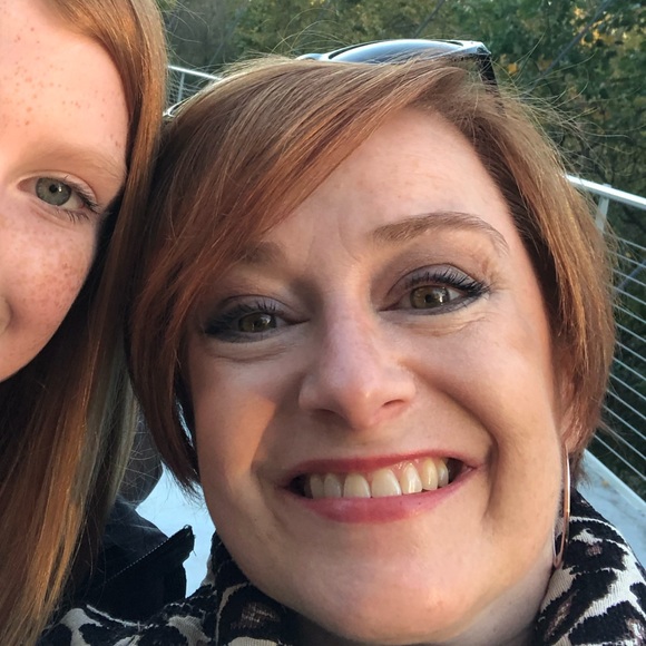 Meet your Posher, Beverlee - Picture 2 of 2